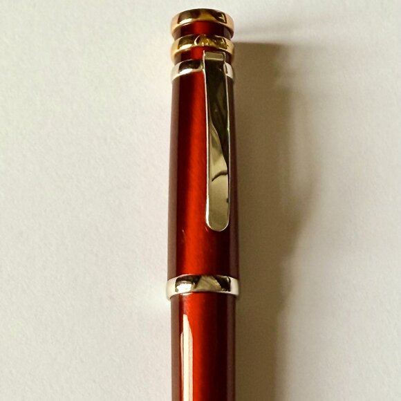 Cartier Trinity Fountain Pen – Bordeaux Lacquer & Gold Trim w/Box - Picture 5 of 11